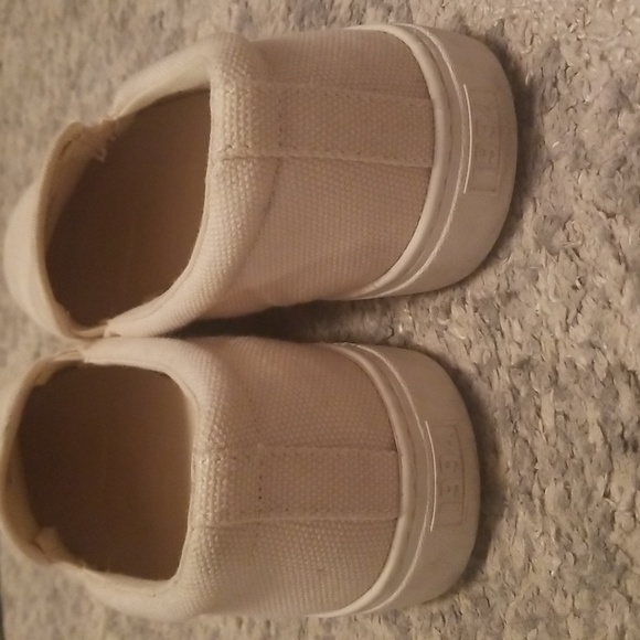 Old Navy Slip-On Sneakers - Picture 3 of 8